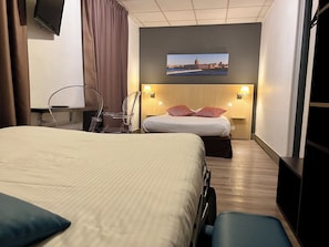 Suite junior | Ropa de cama hipoalergénica y escritorio 