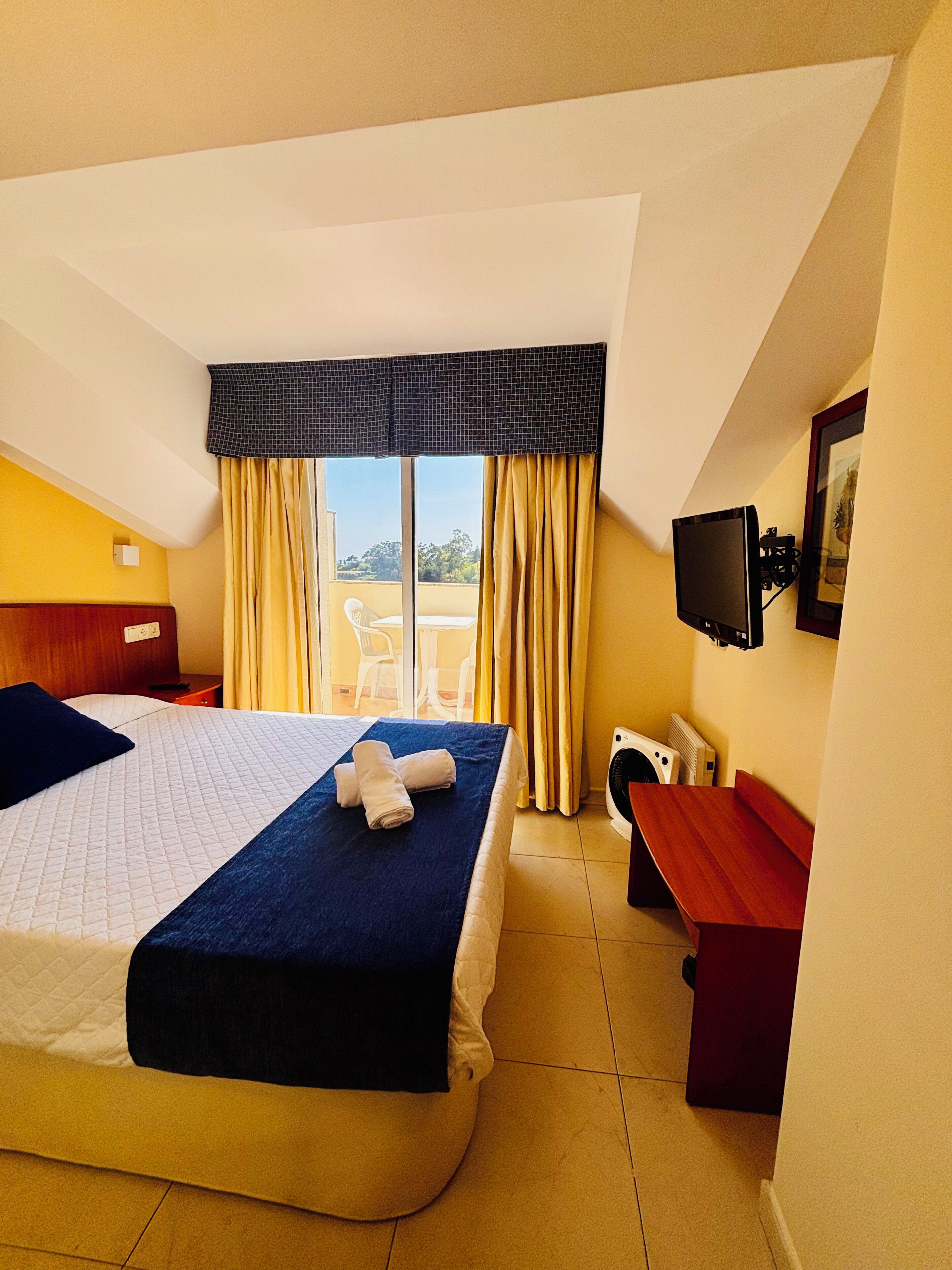 Single Room, Sea View | In-room safe, desk, cots/infant beds, free WiFi
