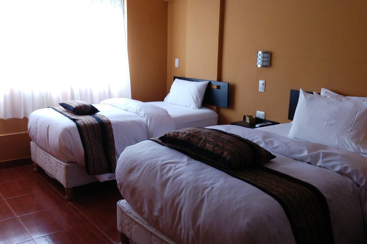 Cortinas blackout, camas plegables/adicionales y wifi gratis