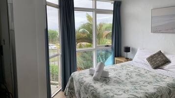 Leilighet, 2 soverom | Skrivebord, strykejern/-brett, wi-fi (inkludert) og sengetøy