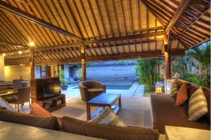 Villa, privézwembad | Woonruimte