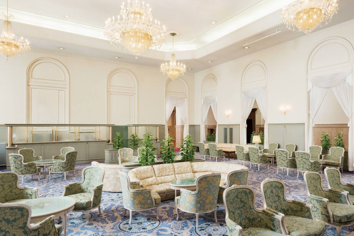 4 restaurants, breakfast, lunch, dinner served; japanese cuisine