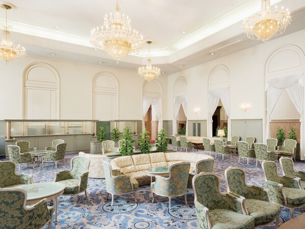 4 restaurants servant le petit déjeuner, spécialités Cuisine japonaise