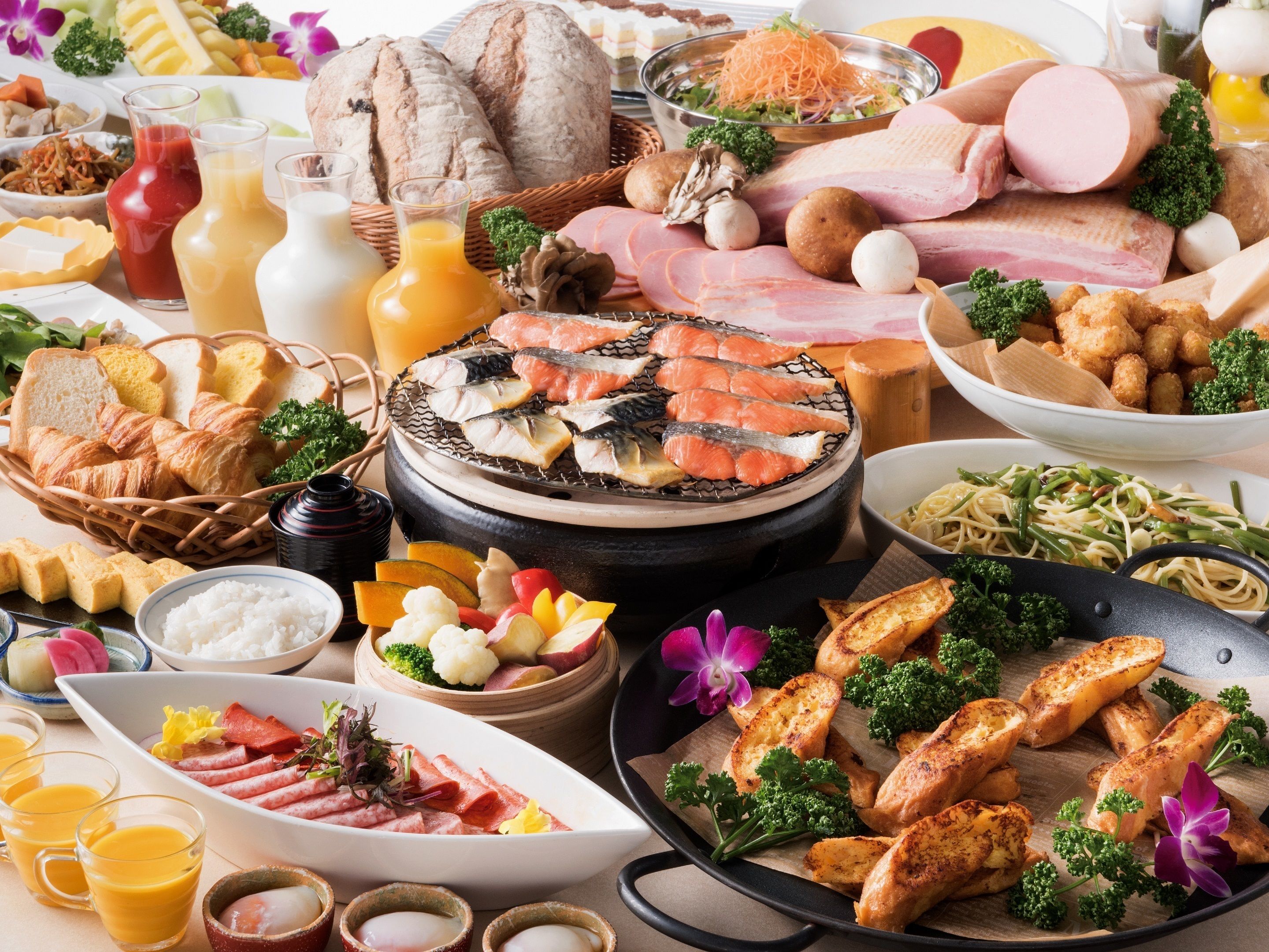 daily buffet breakfast (jpy 2100 per person)