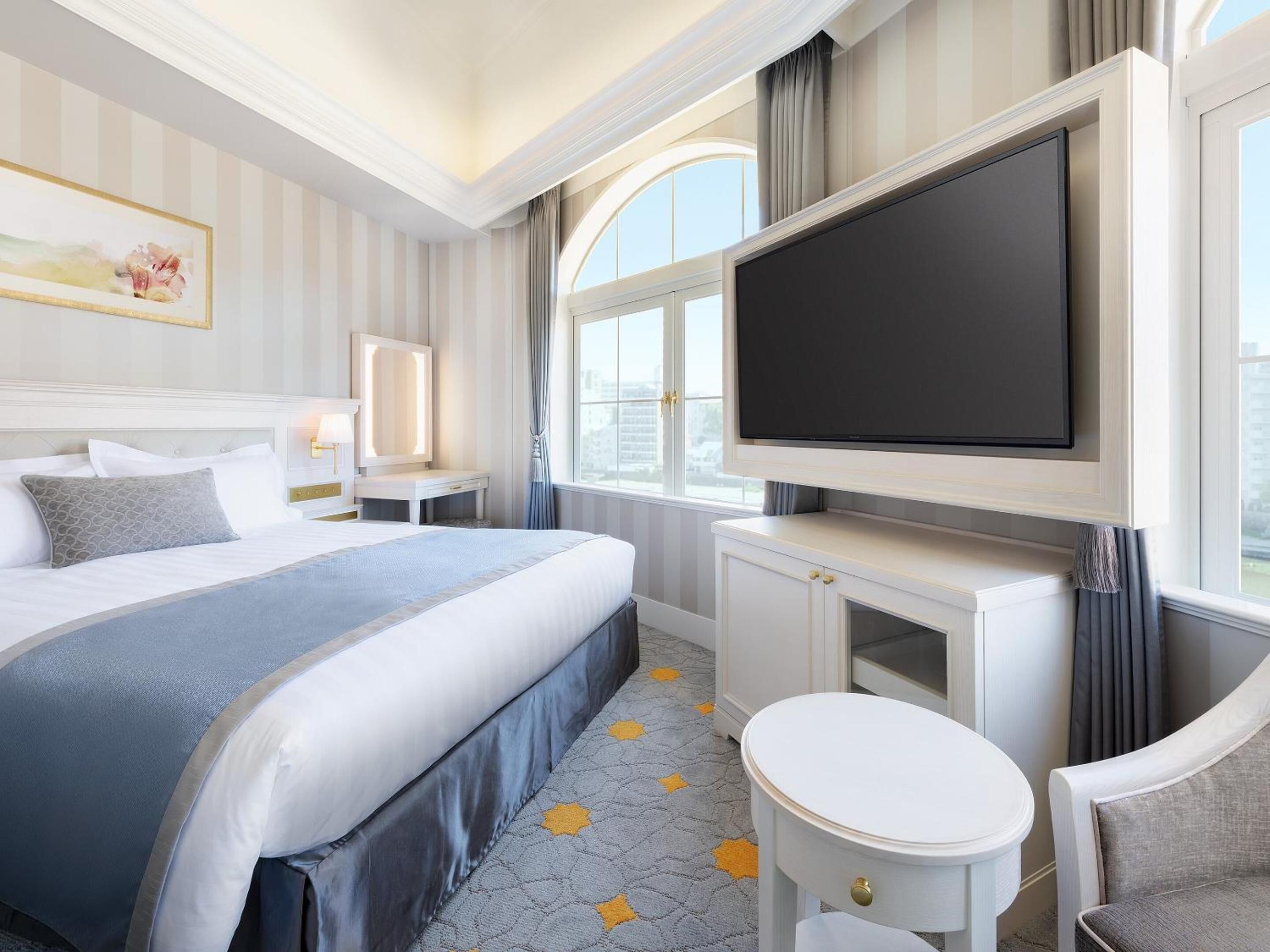 1 bedroom, iron/ironing board, free wired internet, bed sheets