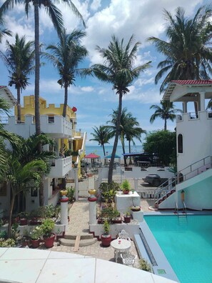 Front of property - White Castle Resort & Hotel (Lian)