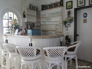 Bar (on property) - White Castle Resort & Hotel (Lian)