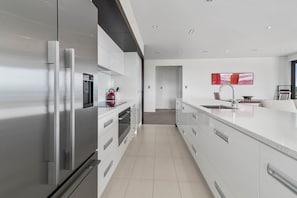 Ferienhaus, 3 Schlafzimmer | Eigene Küche | Großer Kühlschrank, Mikrowelle, Ofen, Herdplatte