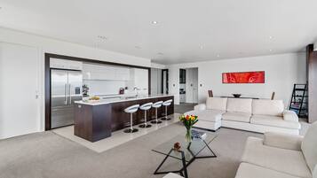 Petit déjeuner en libre-service compris tous les jours