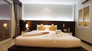 Standard Room | Minibar, in-room safe, soundproofing, rollaway beds