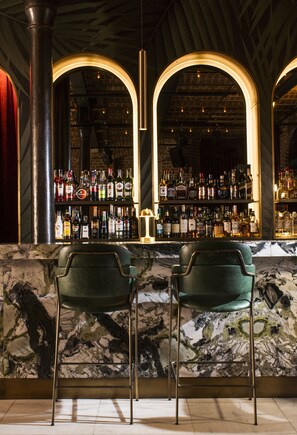 Bar (en el alojamiento)