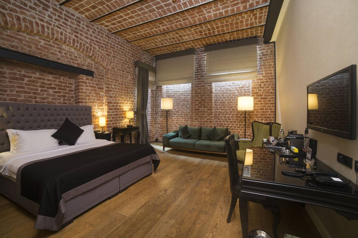 デラックス ルーム | エジプト綿のシーツ  、高級寝具、低反発ベッド、ミニバー