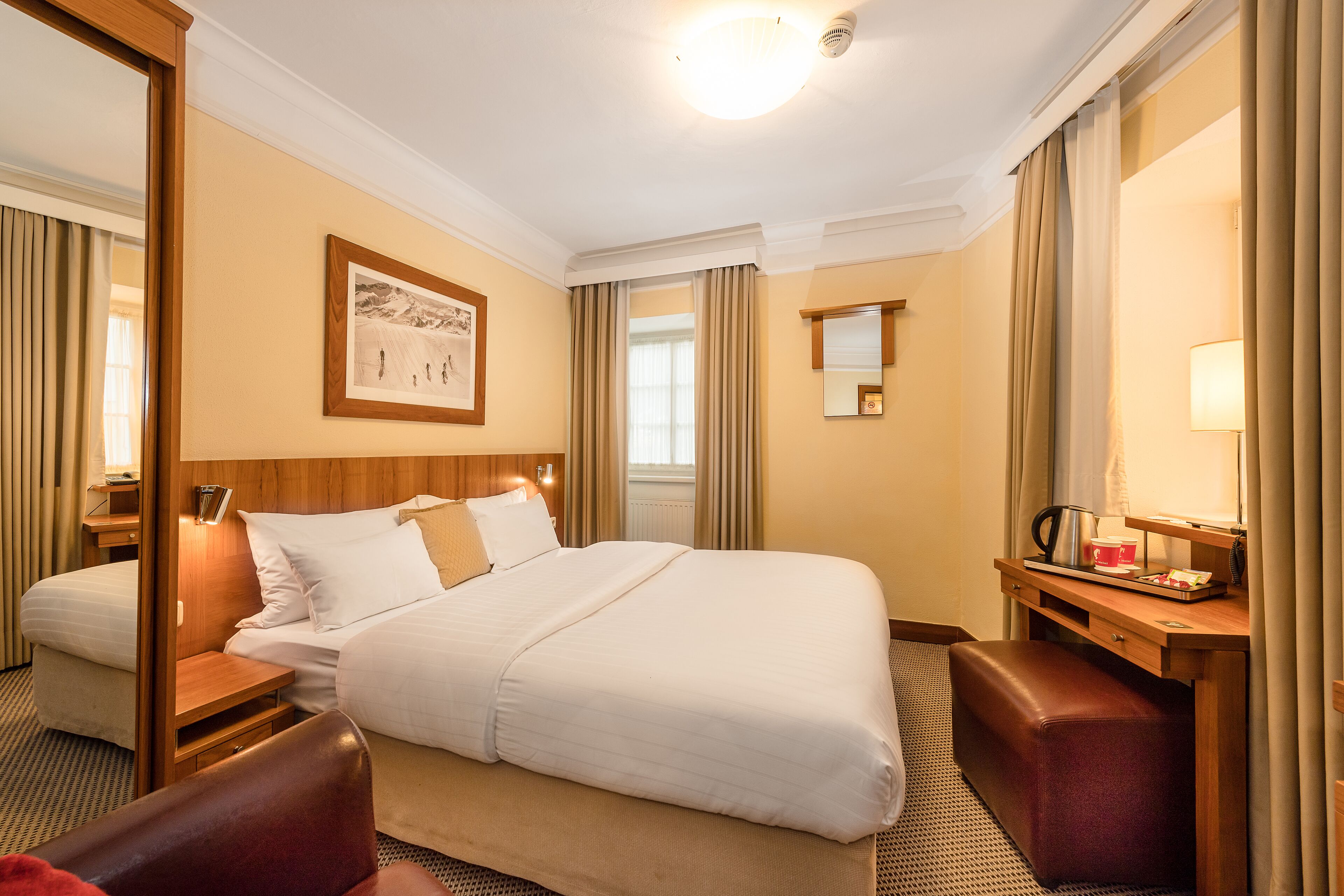 Ropa de cama hipoalergénica y minibar 