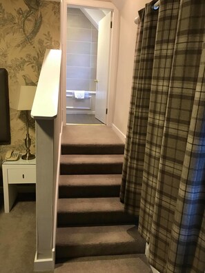 Superior Double Room, Bathtub