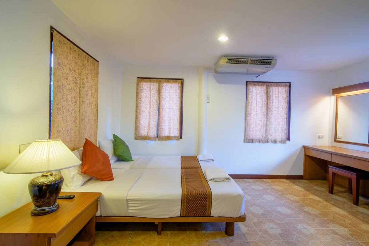 Deluxe Room | In-room safe, free WiFi