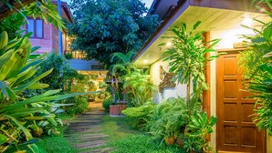 Garden - Baan Khachathong Hua Hin (Hua Hin)