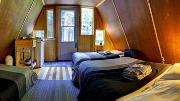 Familienzimmer, eigenes Bad | Individuell dekoriert, individuell eingerichtet, Schreibtisch