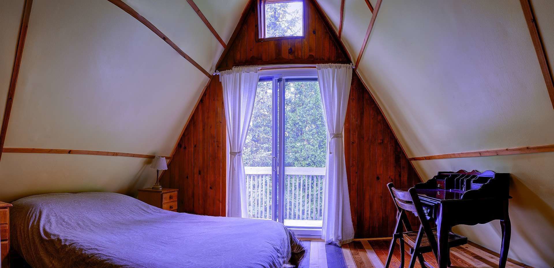 Standardzimmer, 1 Doppelbett, Gemeinschaftsbad | Individuell dekoriert, individuell eingerichtet, Schreibtisch