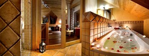 Appartement, 1 chambre (Exupery) | Salle de bain | Articles de toilette (gratuits), séchoir à cheveux, peignoirs