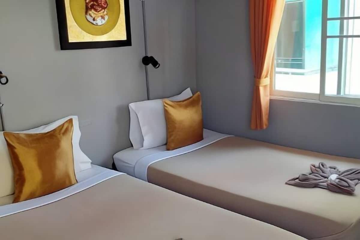 In-room safe, free WiFi