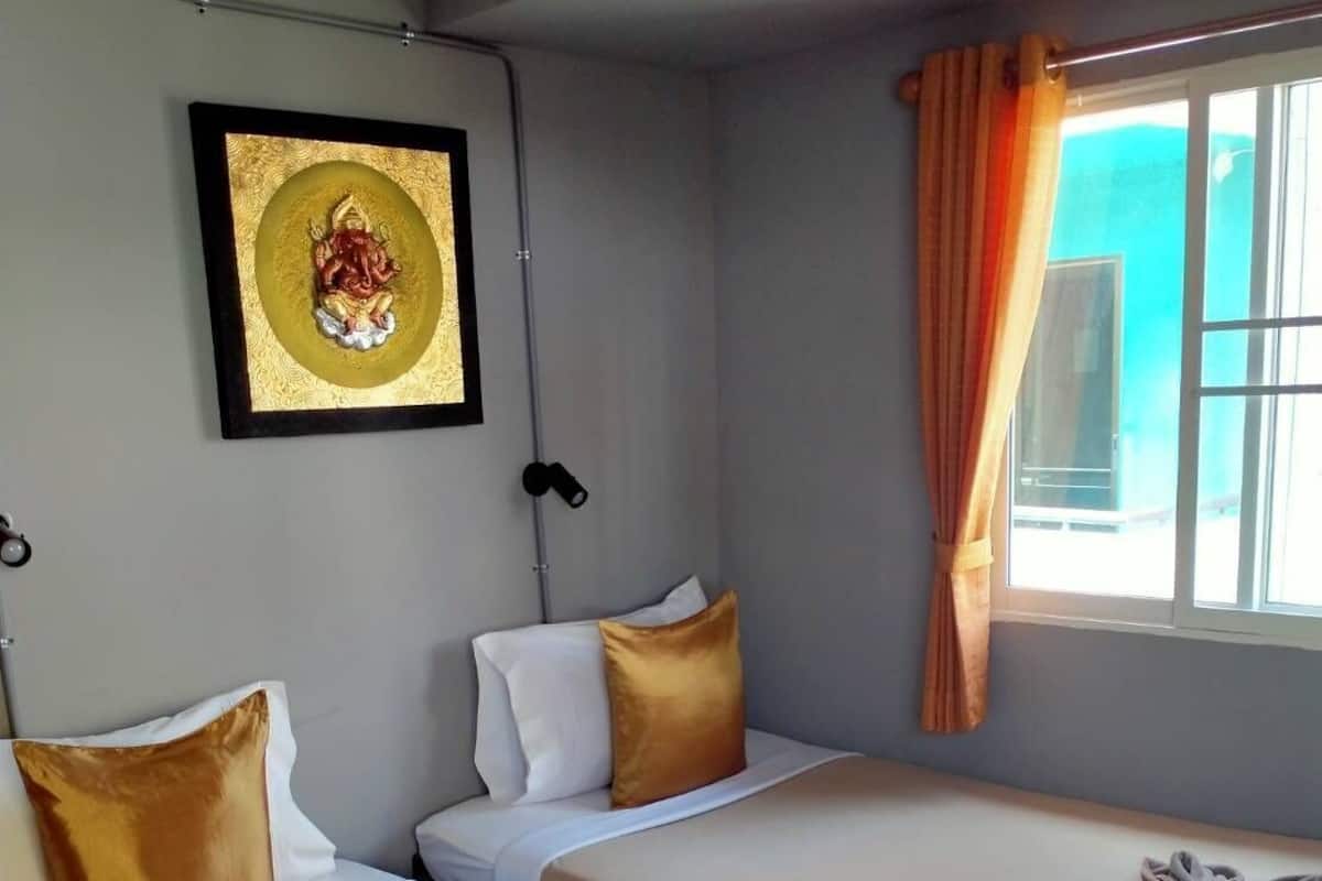 In-room safe, free WiFi