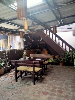 Terrace/patio - North Star Guest House (Chiang Mai)