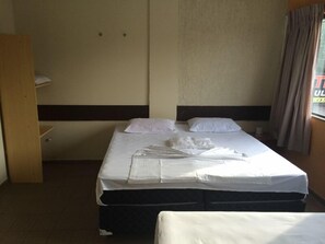 Suite, Private Bathroom (with Fan) | Free WiFi - Hotel Singular (Nucleo Bandeirante)