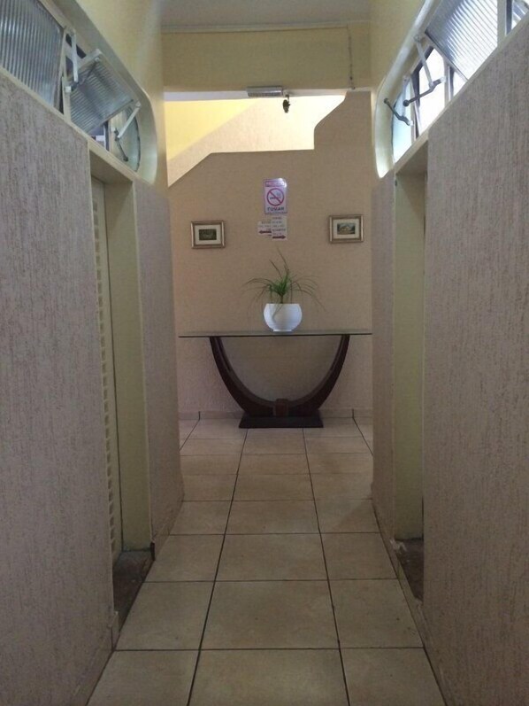 Interior - Hotel Singular (Nucleo Bandeirante)