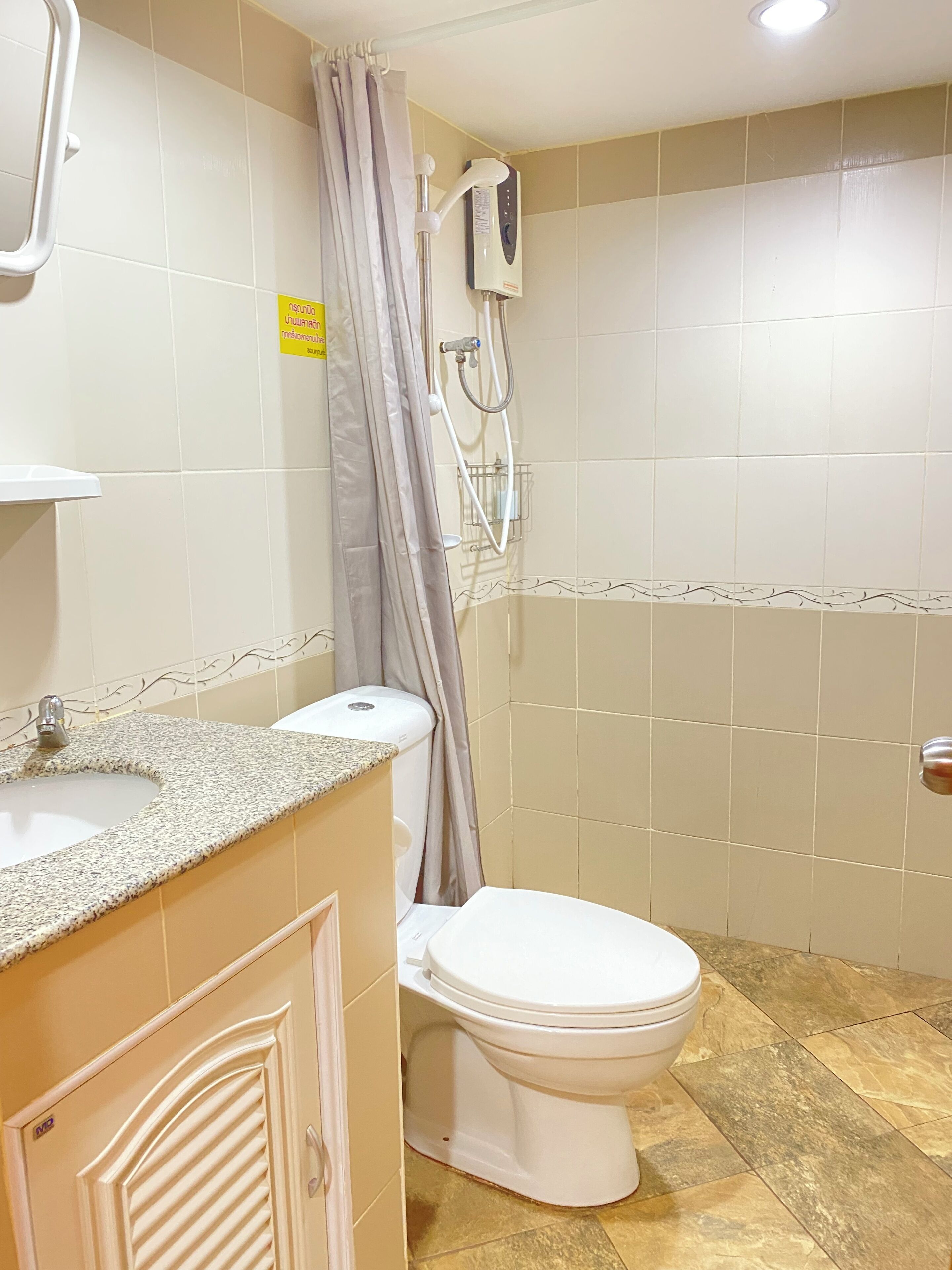 standard room | hypo-allergenic bedding, in-room safe, desk, iron/ironing board