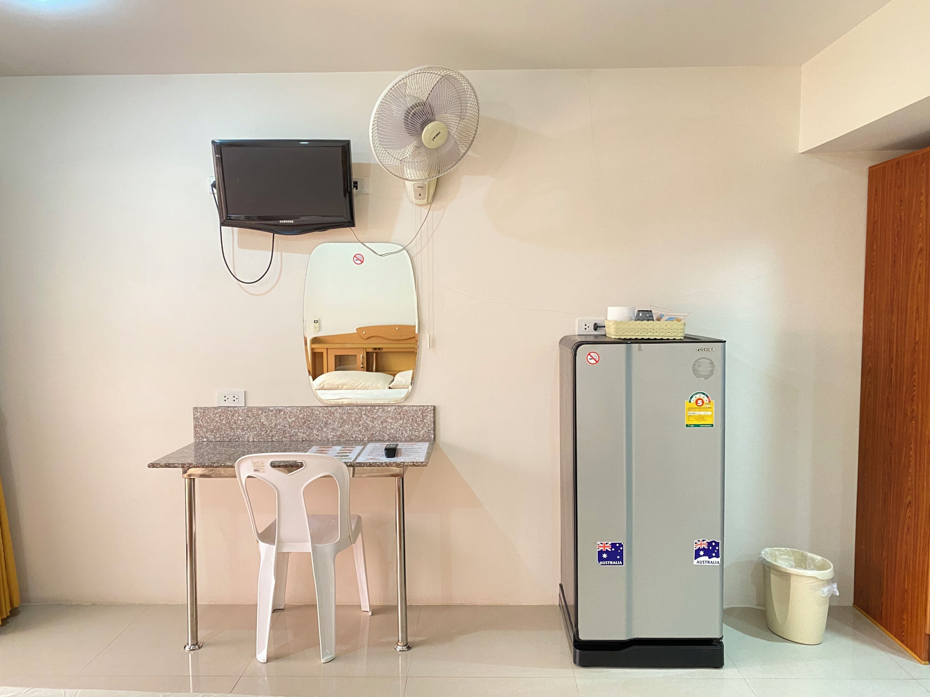 standard room | hypo-allergenic bedding, in-room safe, desk, iron/ironing board