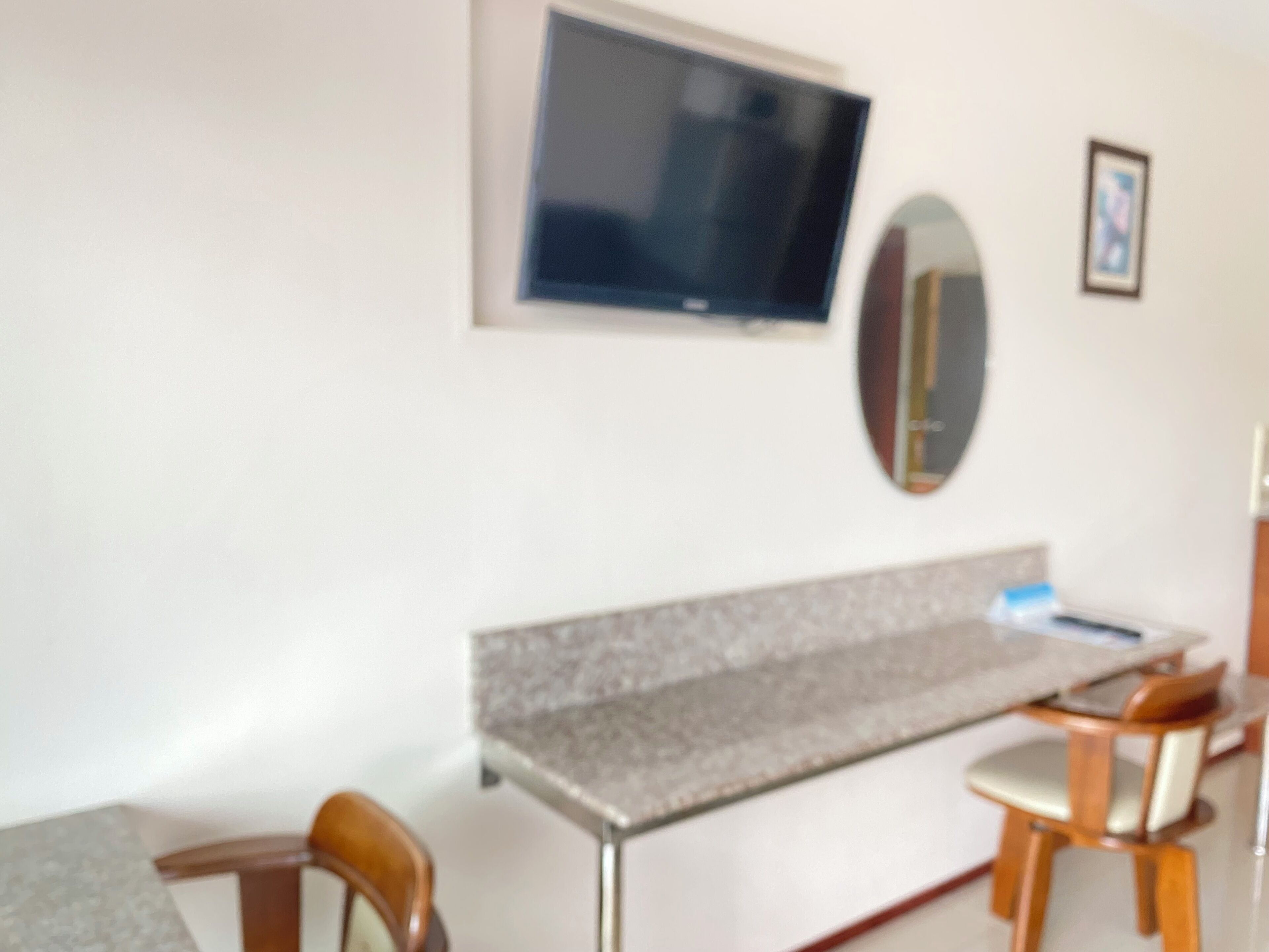 deluxe room | hypo-allergenic bedding, in-room safe, desk, iron/ironing board