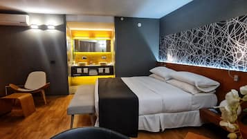 Junior suite | 1 slaapkamer, lakens van Egyptisch katoen, luxe beddengoed, een minibar