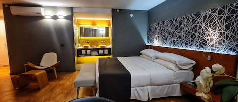 Junior suite | Lakens van Egyptisch katoen, luxe beddengoed, een minibar