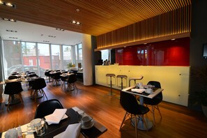 Khu tổ chức tiệc cưới trong nhà