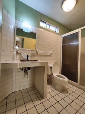 Superior Room, Kitchenette | Bathroom