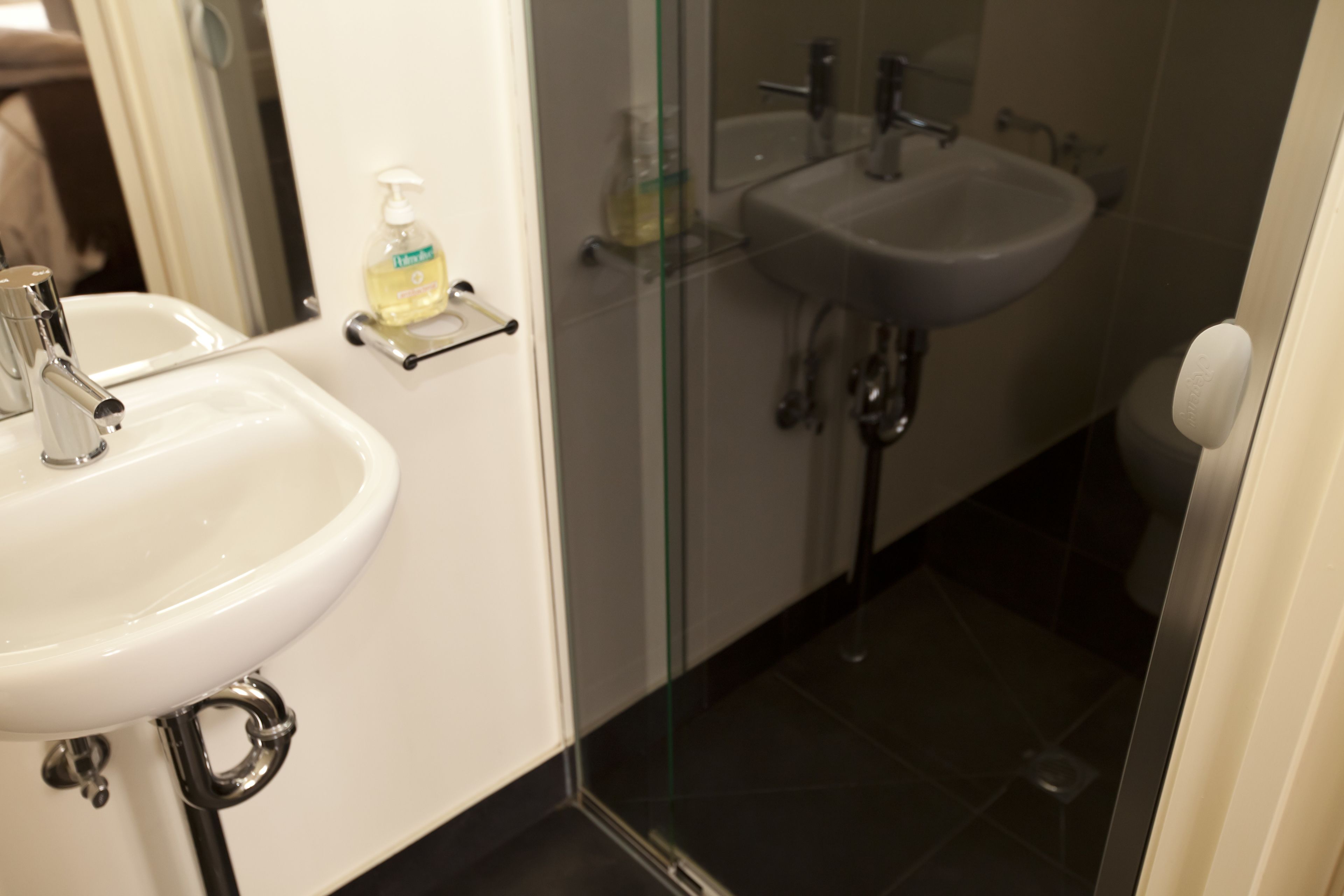 maisonette | bathroom | hair dryer, towels