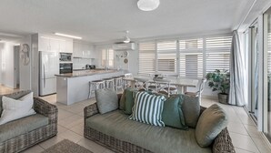 Apartemen Superior, 3 kamar tidur, pemandangan samudra | Area keluarga