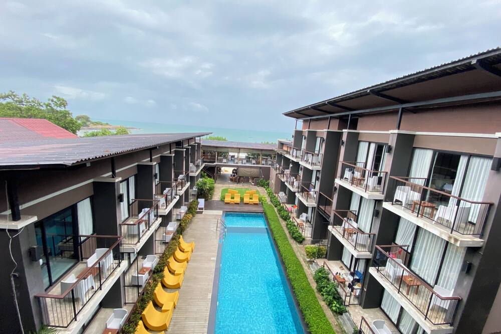 LaLune Beach Resort