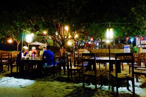 Breakfast, lunch and dinner served - LaLune Beach Resort (Rayong)