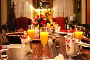 فطور كامل مجانًا يوميًا