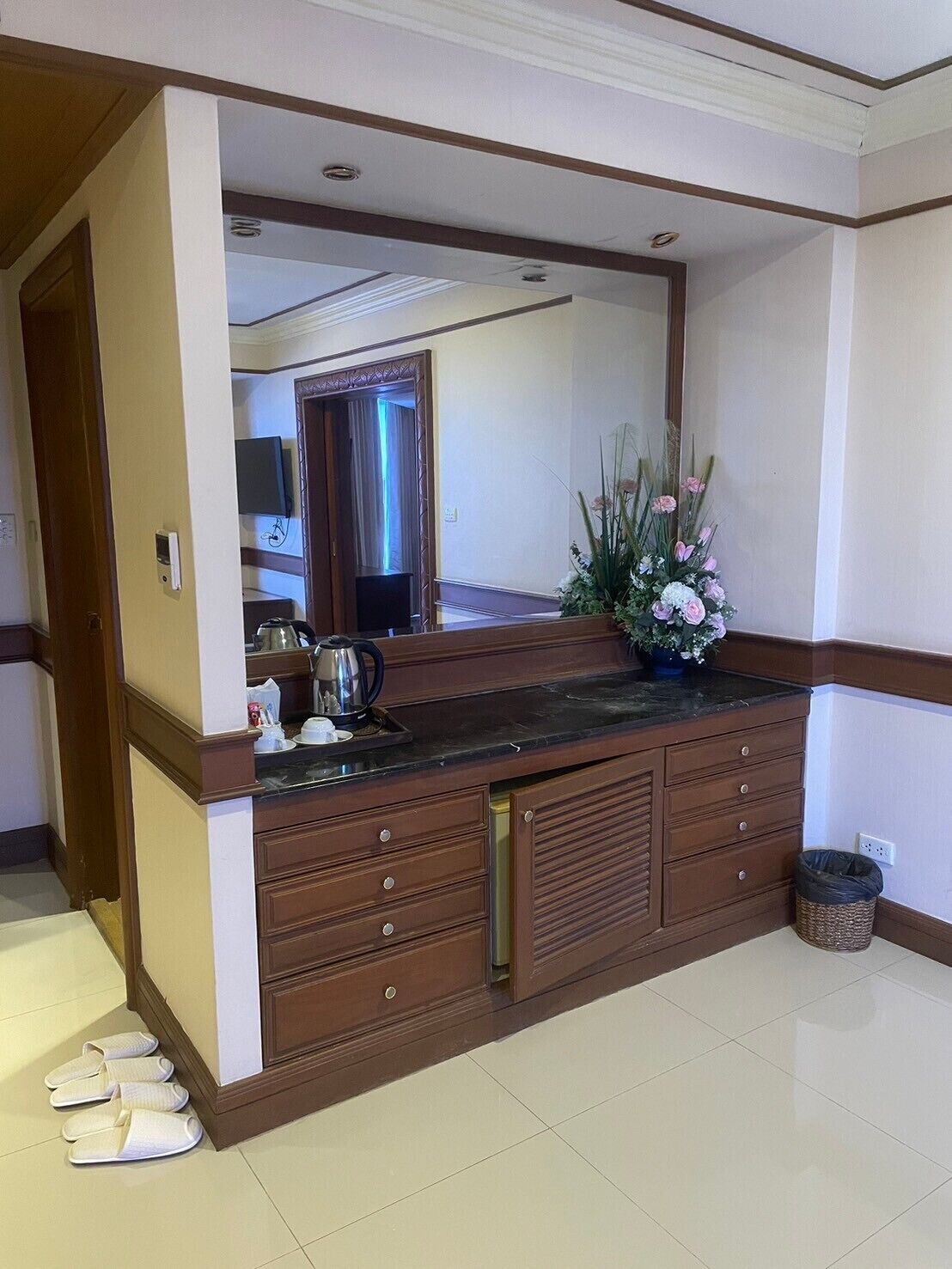 Grand Suite | Living room | Flat-screen TV