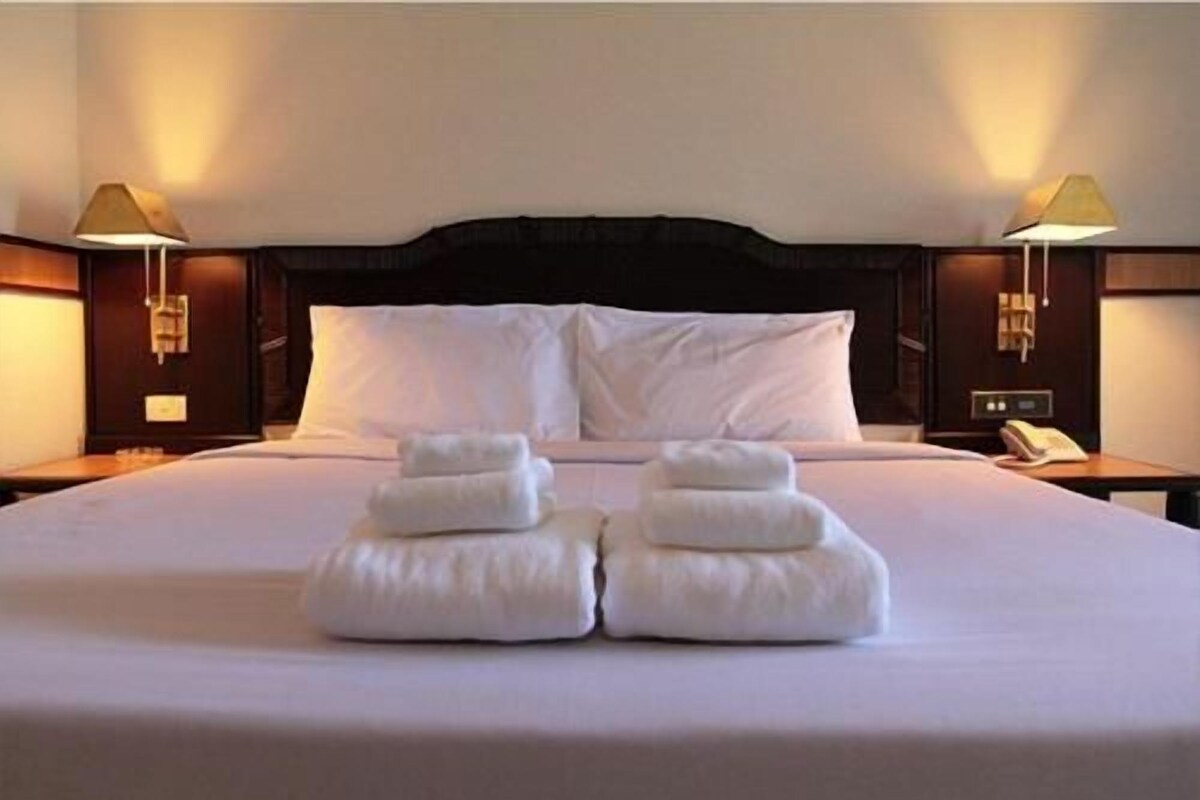 Blackout drapes, WiFi (free), bed sheets