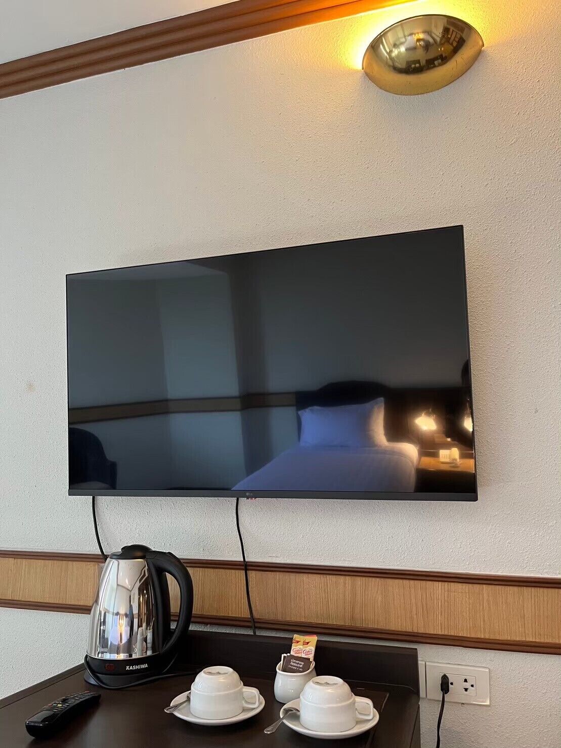 in-room safe, desk, free wifi, wheelchair access