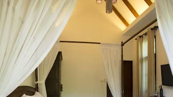 6 bedrooms, in-room safe, individually decorated, individually furnished