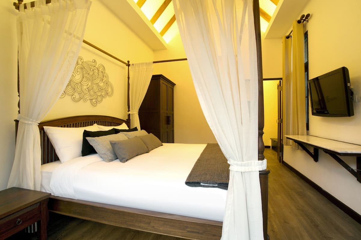 6 bedrooms, in-room safe, individually decorated, individually furnished