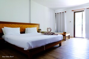 Hypo-allergenic bedding, in-room safe, desk, rollaway beds - Samed Cabana Resort (Rayong)