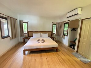 Beachfront Room | Hypo-allergenic bedding, in-room safe, desk, rollaway beds - Samed Cabana Resort (Rayong)