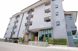 Property entrance - Siwa House (Pattaya)