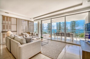 3 Bedroom Deluxe Apartment | Living area | Flat-screen TV, DVD player - Sea Pearl Resort Mooloolaba (Mooloolaba)