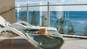 4 Bedroom Luxe Apartment | Balcony